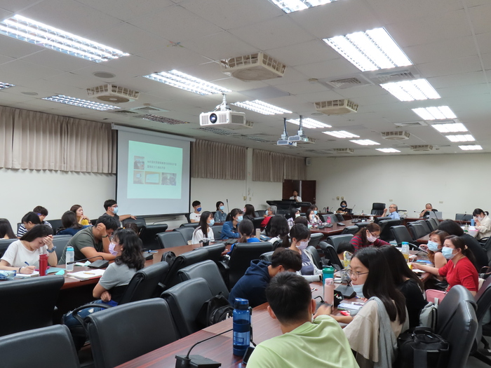 (活動快報)20210414長樂國小校長、中正國小教師蒞校分享屏東原住民課程與教學發展圖片