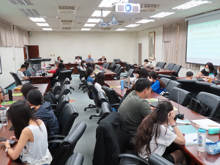 (活動快報)20210414長樂國小校長、中正國小教師蒞校分享屏東原住民課程與教學發展圖片