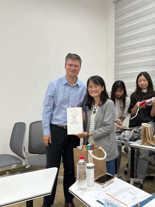 朱雀展翼・鏈結國際｜捷克查理大學教育學院教師代表團訪屏大　 深化臺捷鄉村教育交流🇨🇿 🇹🇼圖片