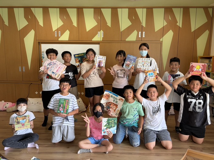 有愛的圖書館 x 朱雀先驅 線上贈書儀式圖片