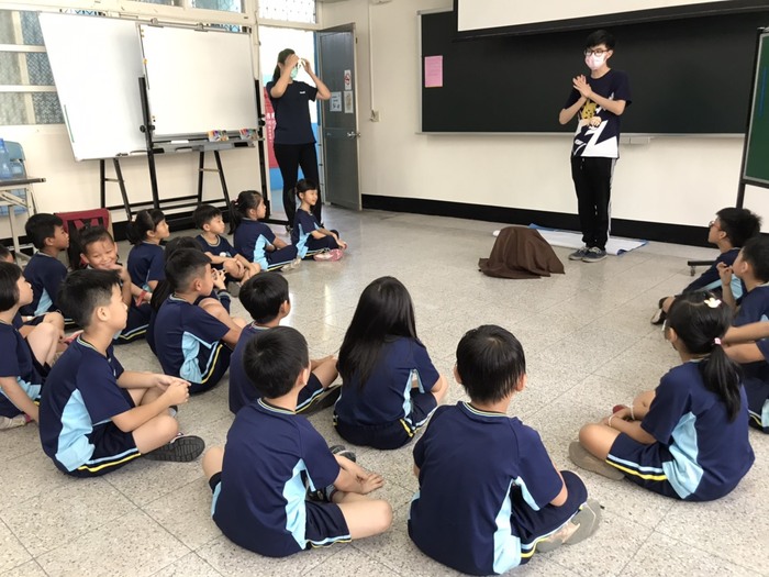 (活動快報)20210504師資生至東海國小及東海國小附設幼兒園，協助辦理國小低年級及幼兒園學童運算思維和運用機器人進行跨領域教學的分享圖片