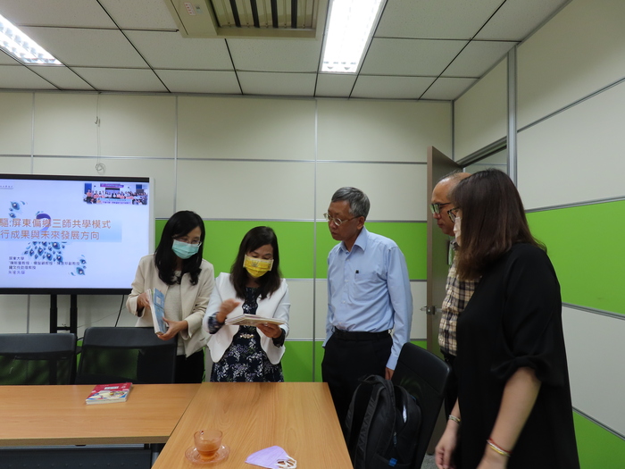 (活動快報)20210507計畫團隊教師至屏東縣縣政府教育處進行諮詢會議圖片