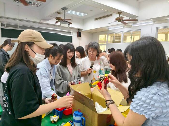 【一箱玩具，滿滿驚喜與學問 🧸✨】圖片