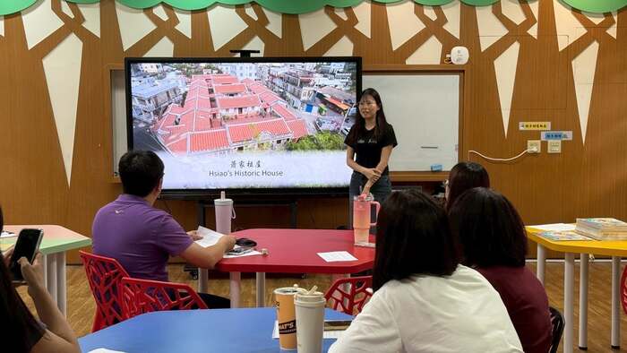 🌍📘【雙語教師社群成果發表暨《原來我的家鄉這麼美》雙語版新書贈書】圖片