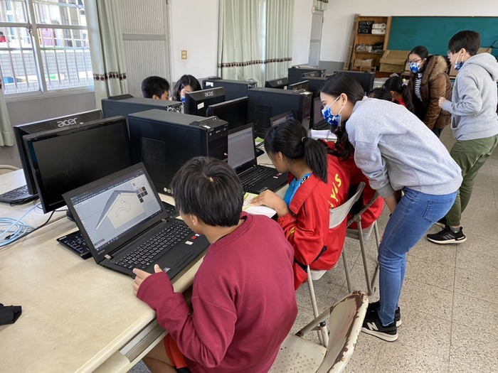 (實踐場域快報)20210115數位共學至地磨兒國小與佳義國小研習圖片
