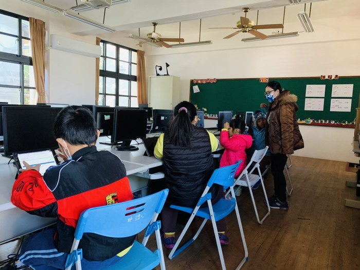 (實踐場域快報)20210115數位共學至地磨兒國小與佳義國小研習圖片