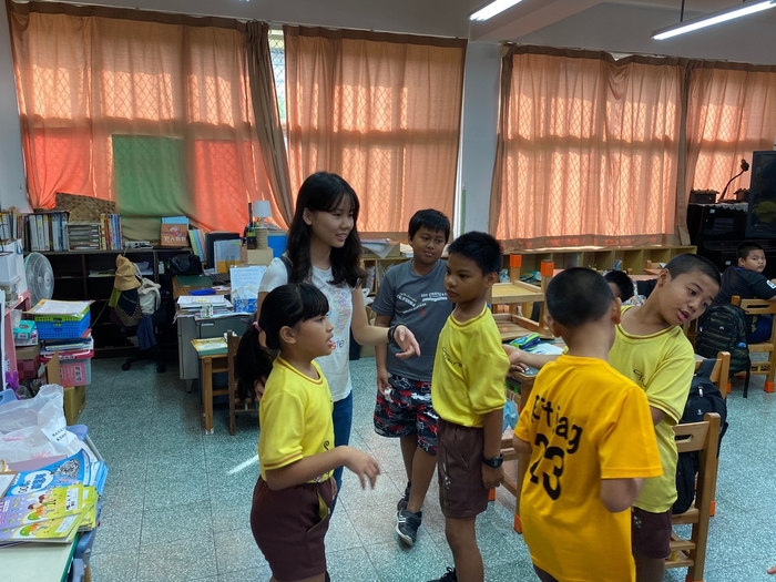 (實踐場域快報)2020025地磨兒國小與合作班導師討論因材網合作方式圖片