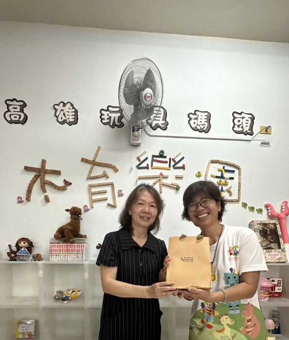 🌱 教育共創・社區共好｜朱雀先驅USR團隊與玩具圖書館簽署合作意向書圖片